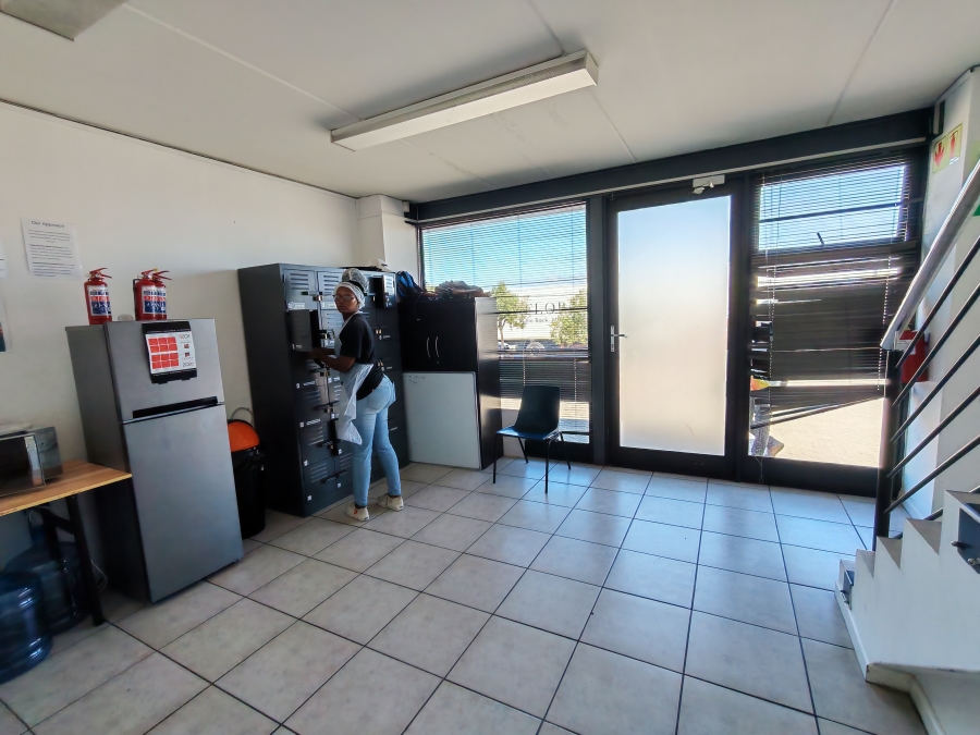 To Let commercial Property for Rent in Mall Interchange Western Cape